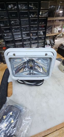 Spotlight (motorized golight)