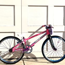 BOMBSHELL AVENT MICRO COMPLETE BOMBSHELL CUSTOM BUILD GIRLS RACE BIKE