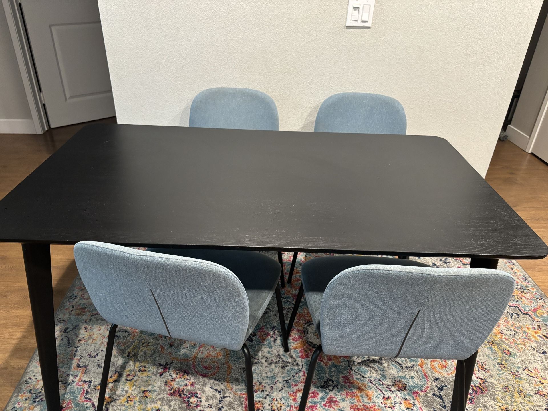 Dinning Table And Chairs