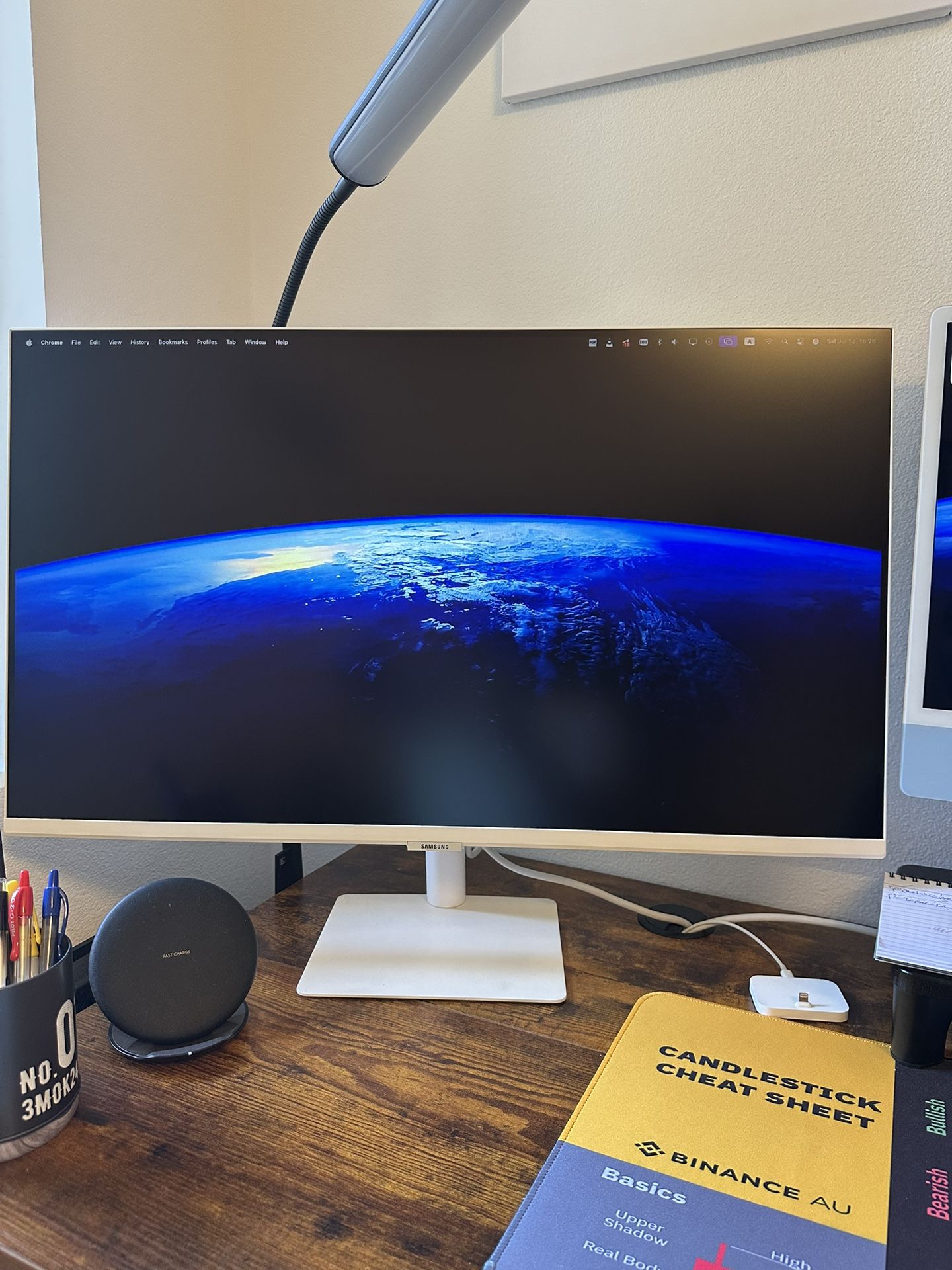 SMART MONITOR AND TV M5 32 Inch