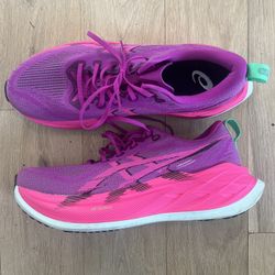 Asics Running Shoes – Size 10.5 Men’s (Like New, Bold Colorway)