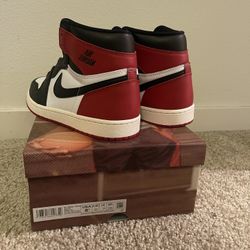 Air Jordan 1 Retro High OG 'Black Toe Reimagined’ Sz 8.5