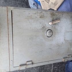 Herring Hall Marvin Safe 