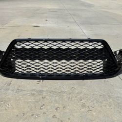 2023 - 2024 TOYOTA COROLLA SE // XSE FRONT LOWER GRILL OEM