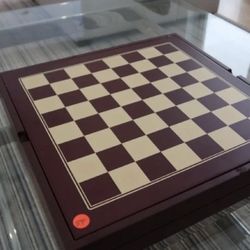 Elegant Chess Set with Storage – Premium Look