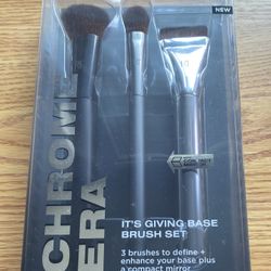 Real Techniques Limited Edition Chrome Era It’s Giving Base Brush Set