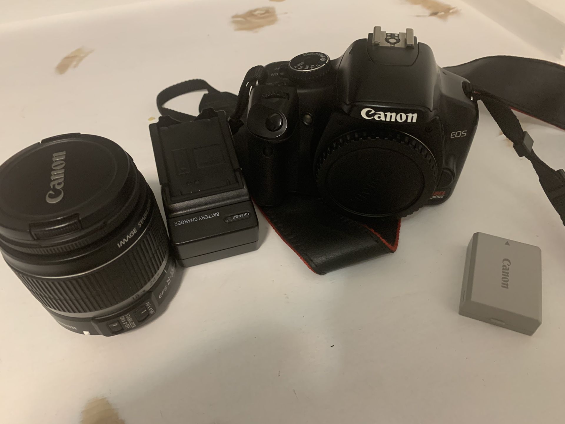 Canon xsi rebel eos and 18-55mm image stabilizer lens