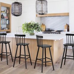 New assembled Windsor Wooden Barstools Set of 4 for Kitchen Island, Farmhouse 30 Inch Bar Height Stools Chairs with Spindle Back for Bar Bistro, Black