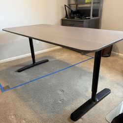 Free Today Only/U-Haul -Office Desk and  Adjustable Chair