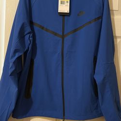 NIKE TECH WINDBREAKER NWT