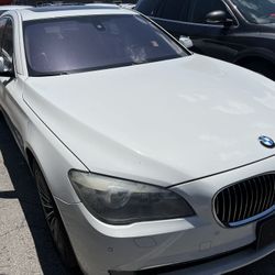 2012 BMW 740i