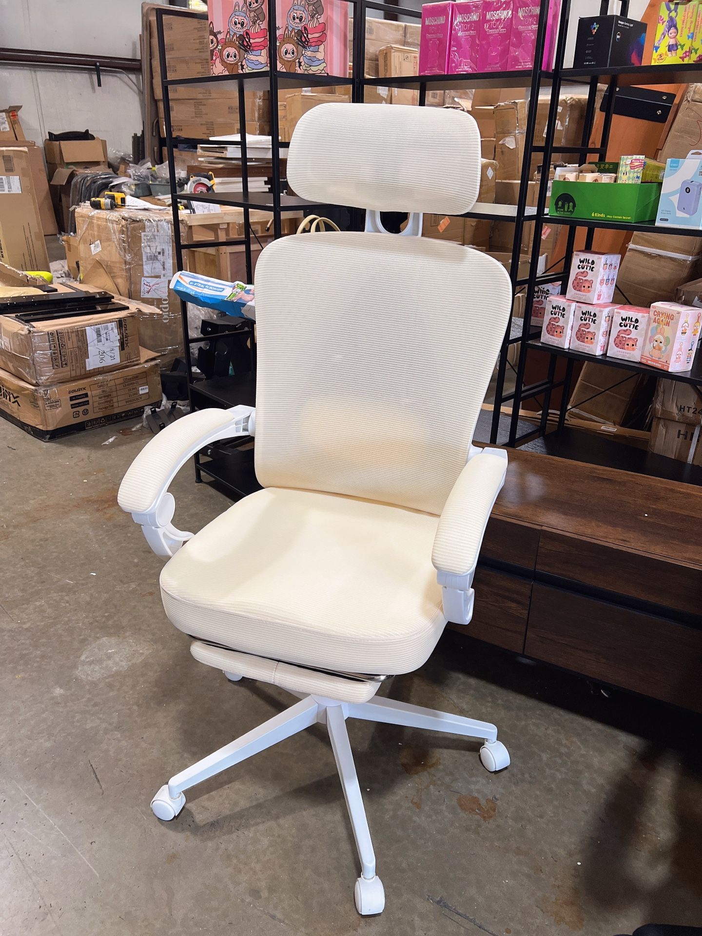 🔥Spicer discount only one Very comfortable 🔥Vallori Mesh/Fabric High-Back Chair with Retractable Footrest, Cream/White 85$