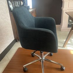 Fabric office Chair With 5 Castered Legs, Hydraulic Lift And Lock And Locked Tilting