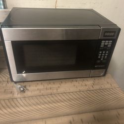 Microwave Chico $20