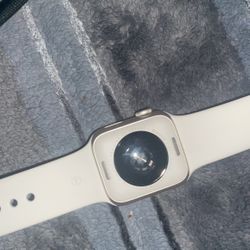 apple watch white