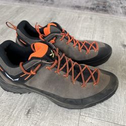 Saleha ortholite Men’s Size 8 Hiking Shoes