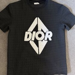 Clothes ( Dior, Fendi,Nike, Alphalete) LOOK AT DESCRIPTION