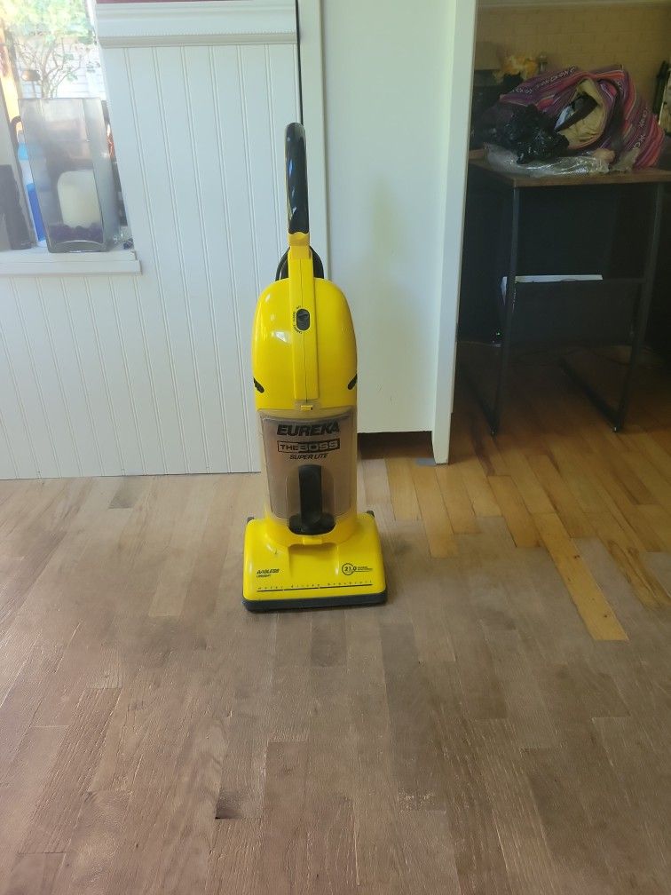 Eurika Vaccume Cleaner, Upright Bagless