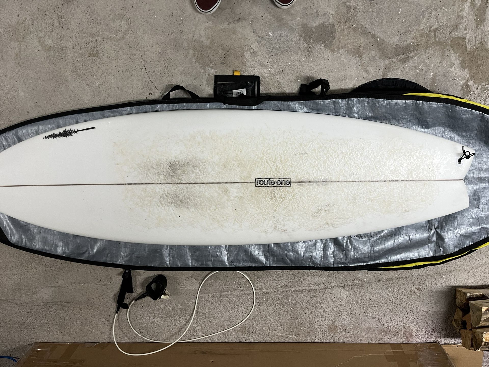 Route One Tuna Bunny Surfboard 6’ 2” 38 Liters $300