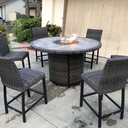 Costco Agio Fire Pit Dining Table And Chairs LIKE NEW 