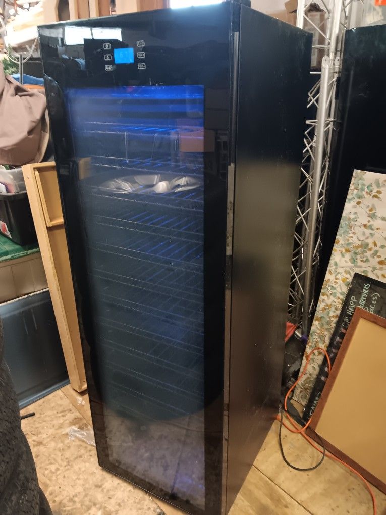 (166 BOTTLE) Wine Cooler