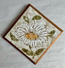 Vintage Wood Framed Textured Daisy Ceramic Tile Trivet