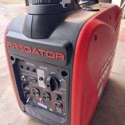 PREDATOR GENERATOR 2000 ONLY USED 6 HOURS SO IS LIKE NEW 