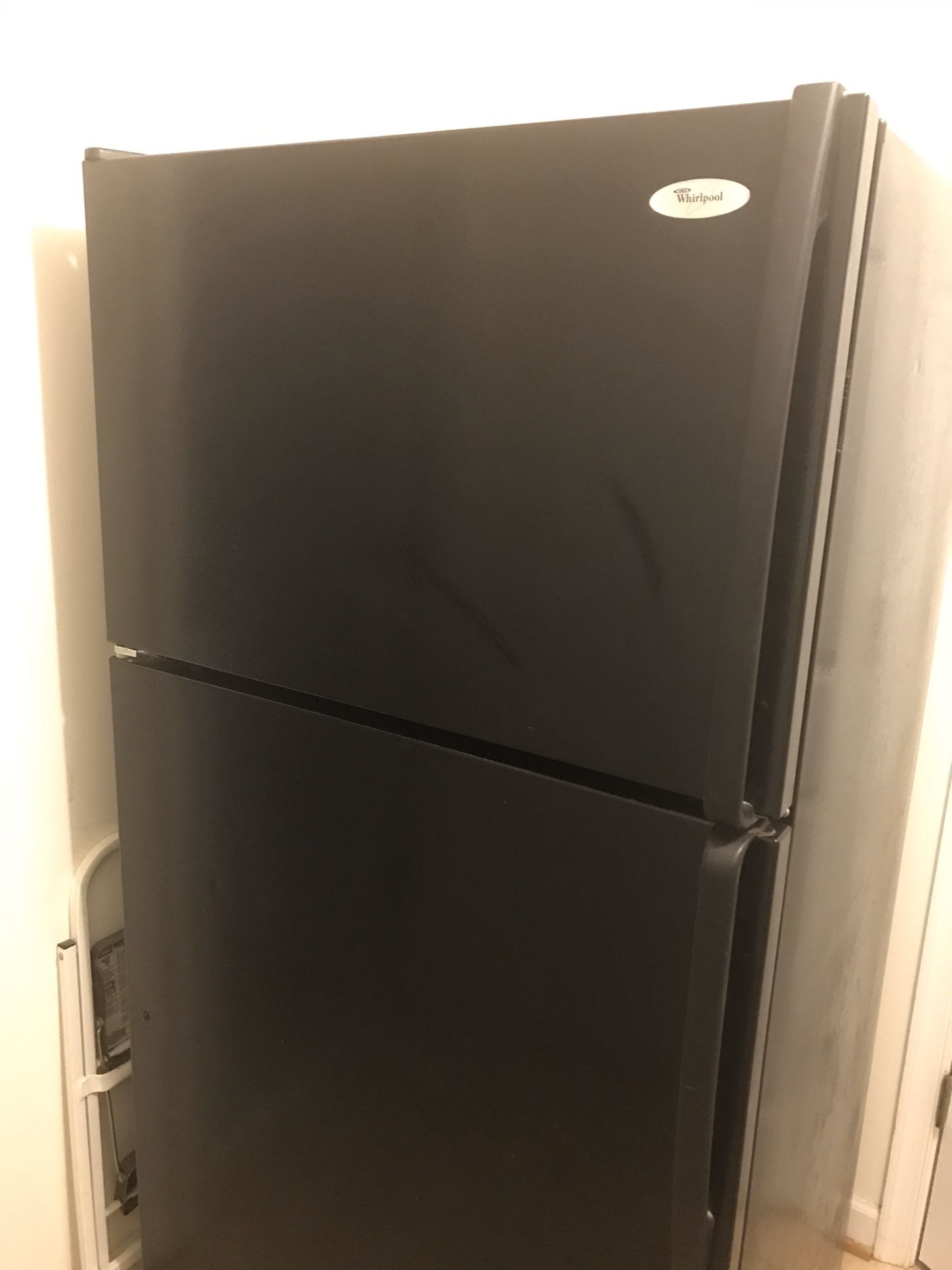 Whirlpool 20.9 cu. ft. Top freezer Refrigerator