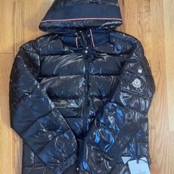 Moncler Jacket (L, XL)