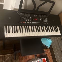 Electric Keyboard W/ New Batteries And cord