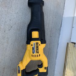 60 Voltios Dewalt 