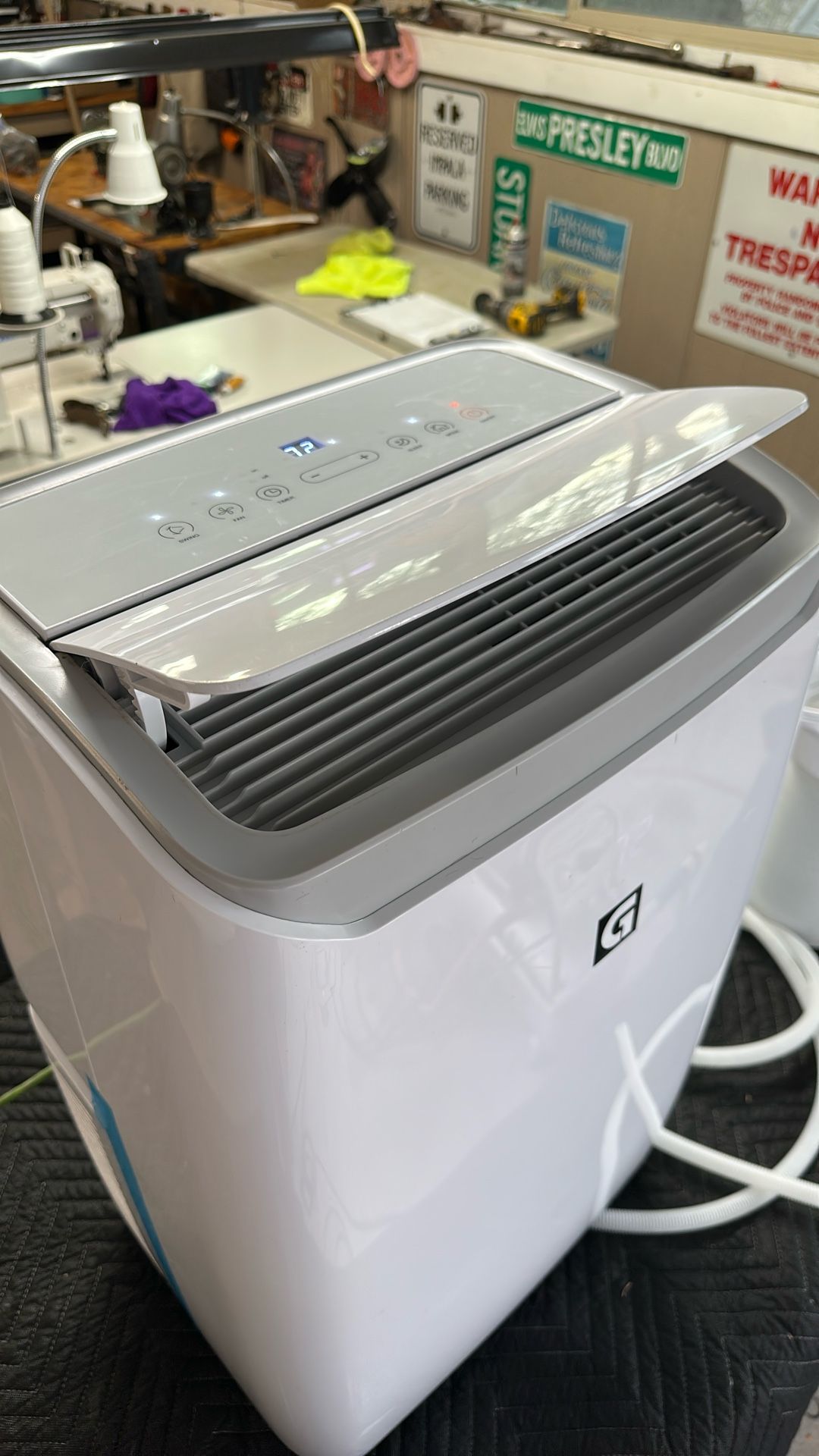 Portable air conditioner