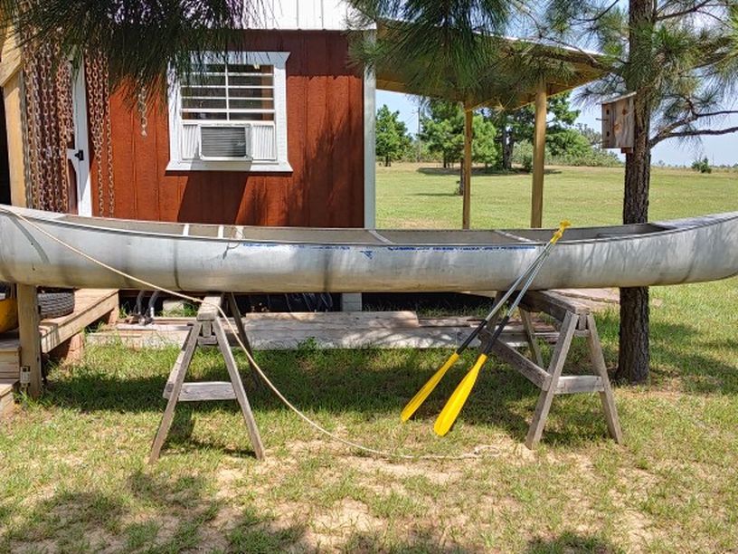 Grumman Aluminum 18ft Canoe
