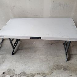 Lifetime Folding table 4'
