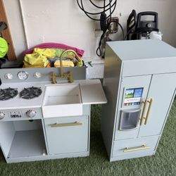 Children’s Kitchen Play Area/Toy