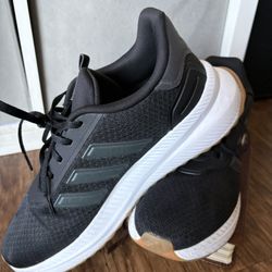 Men’s Adidas Size 9
