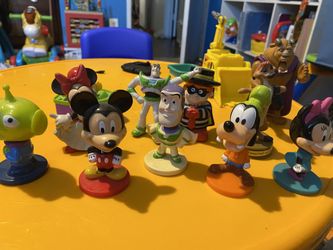Collectible Bobble heads And Figurines