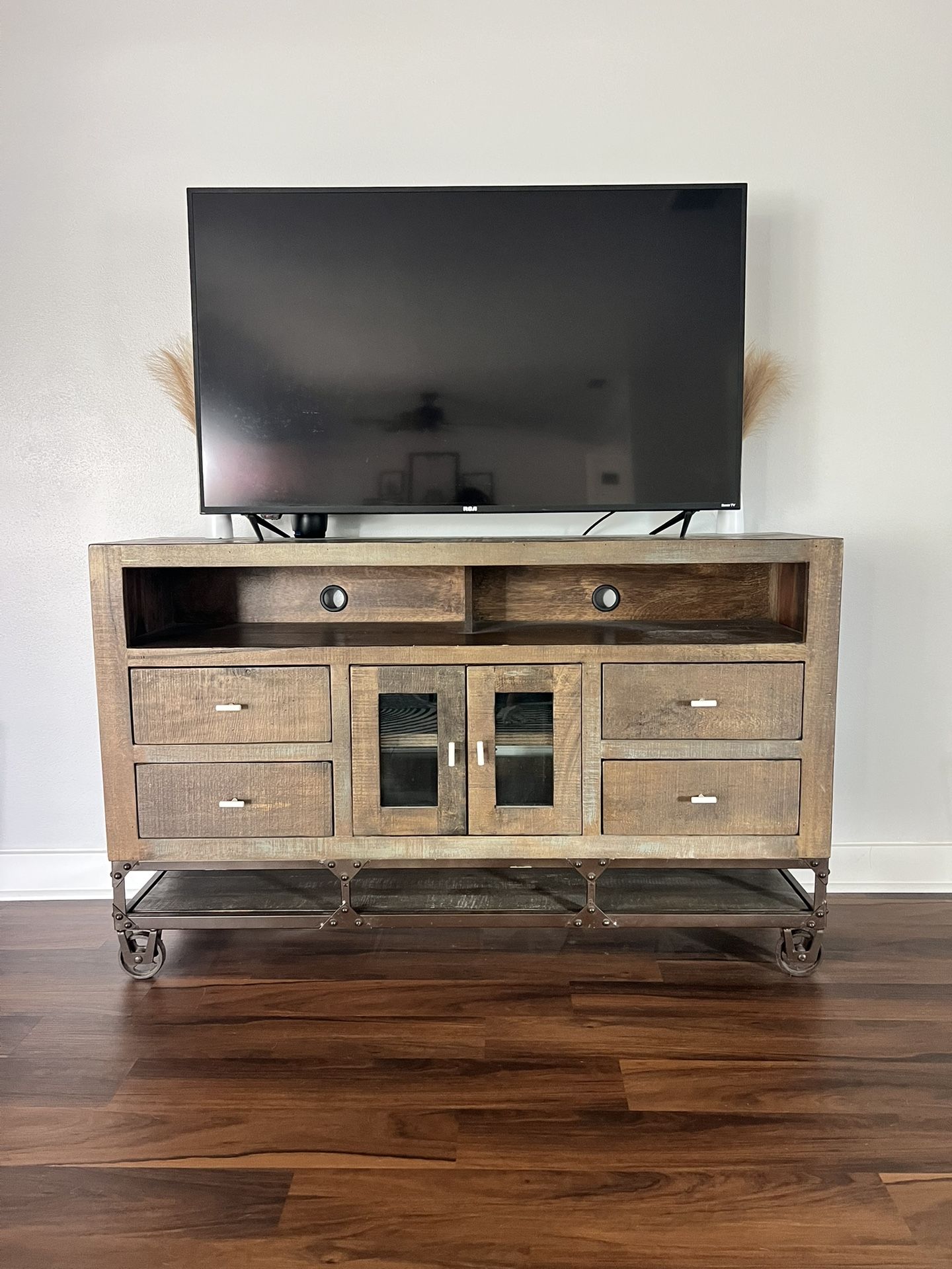 Sturdy Wood 4 Drawer Chest