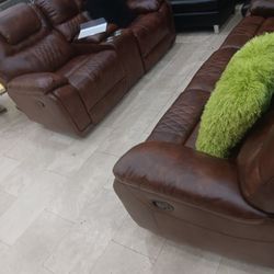*Columbus Day Now*---Santiago Brown Leather Reclining Sofa/Loveseat Sets---Delivery And Easy Financing Available 👌