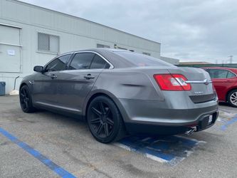 2011 Ford Taurus