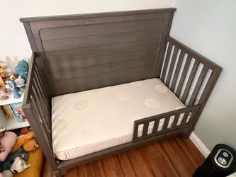 4 in 1 Convertible Crib