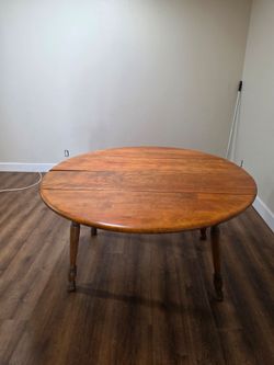 Vintage Wood Drop-Leaf Dining Table with Turned Legs 4ft Diameter $300 OBO