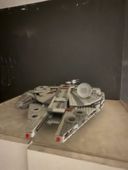 Pre-Built Lego Millennium Falcon (75257)