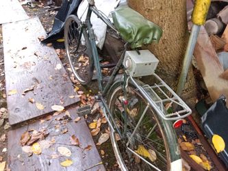 Vintage bike collectors item very rear vert cool