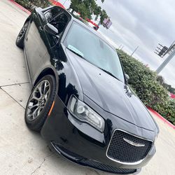 2018 Chrysler 300 Touring 