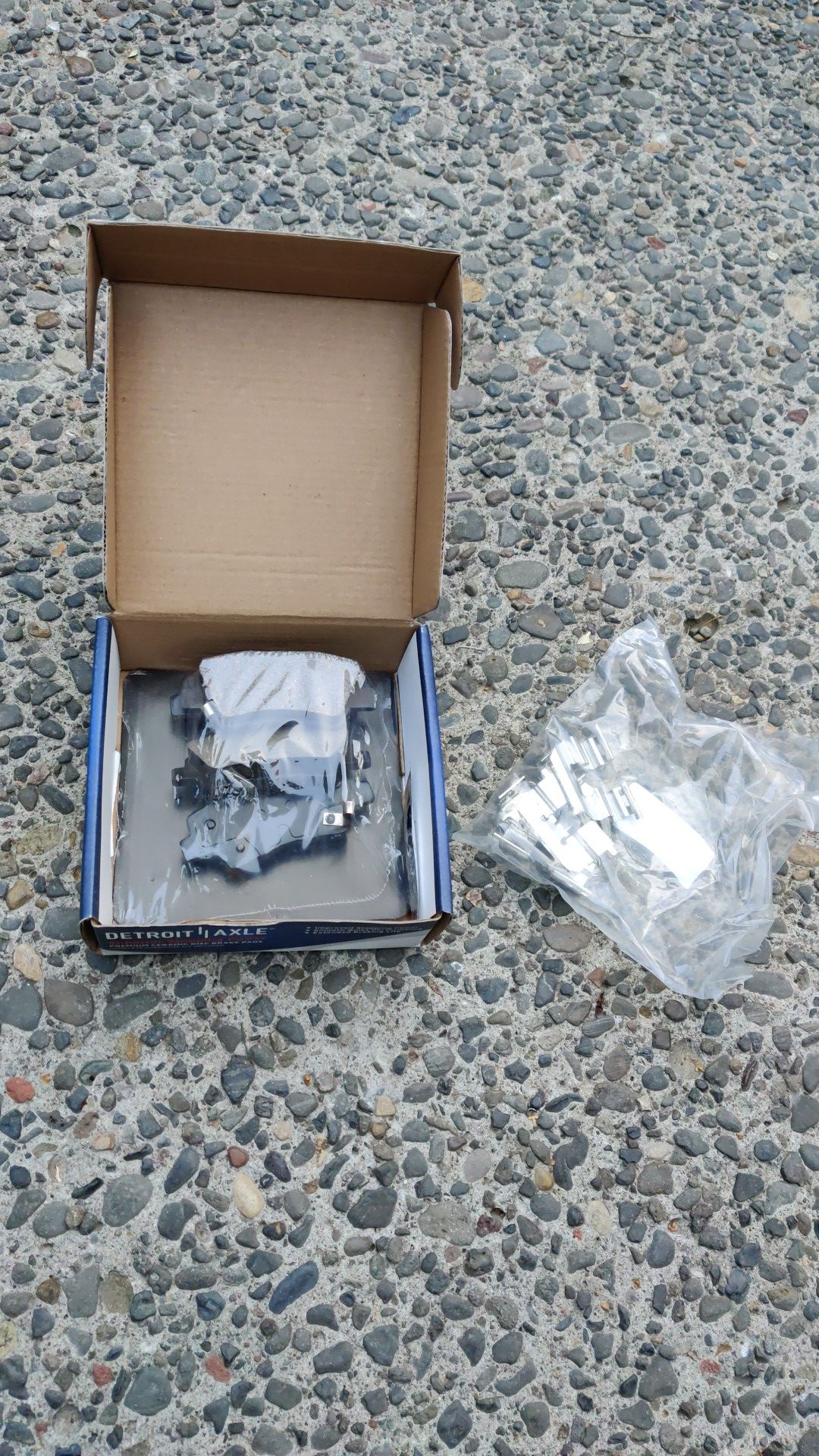 Hyundai veloster rear brake pads