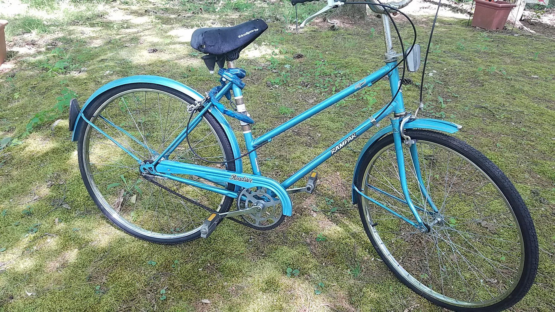 Old Raleigh Rampar Roadster. Ready to ride!