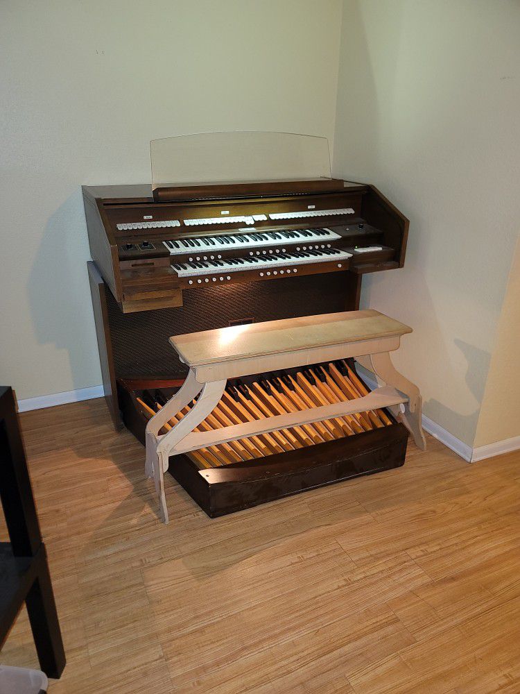 Allen Digital Organ 