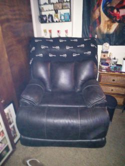 Bob's furniture recliner