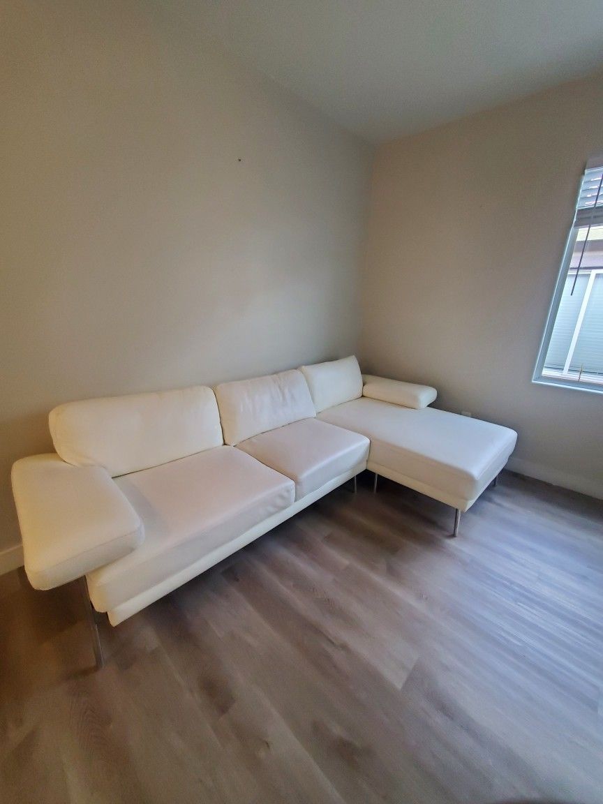 Nice Sectional, Eilidth Low-profile Ultra-modern Leatherette Sectional In White
